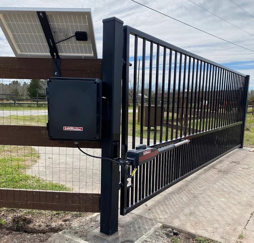 Gate installation in Willis TX