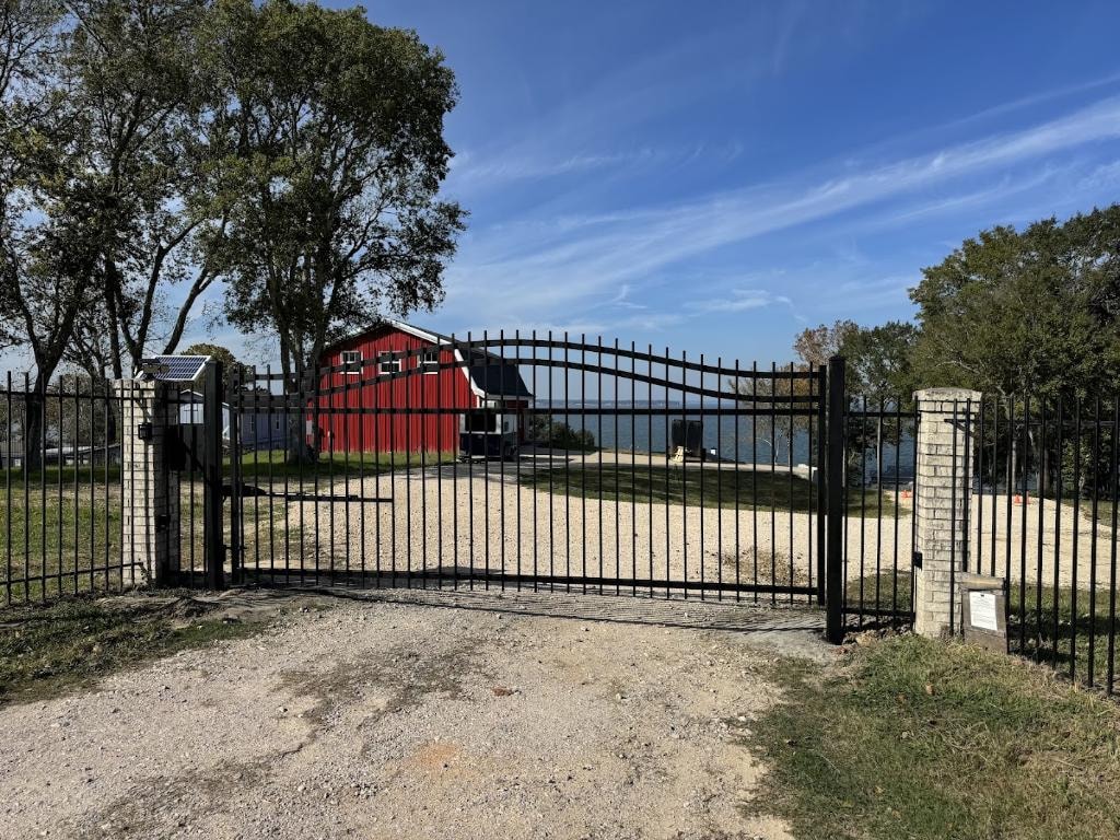 Driveway gate installation by Access Pro Gate Company in Tomball TX