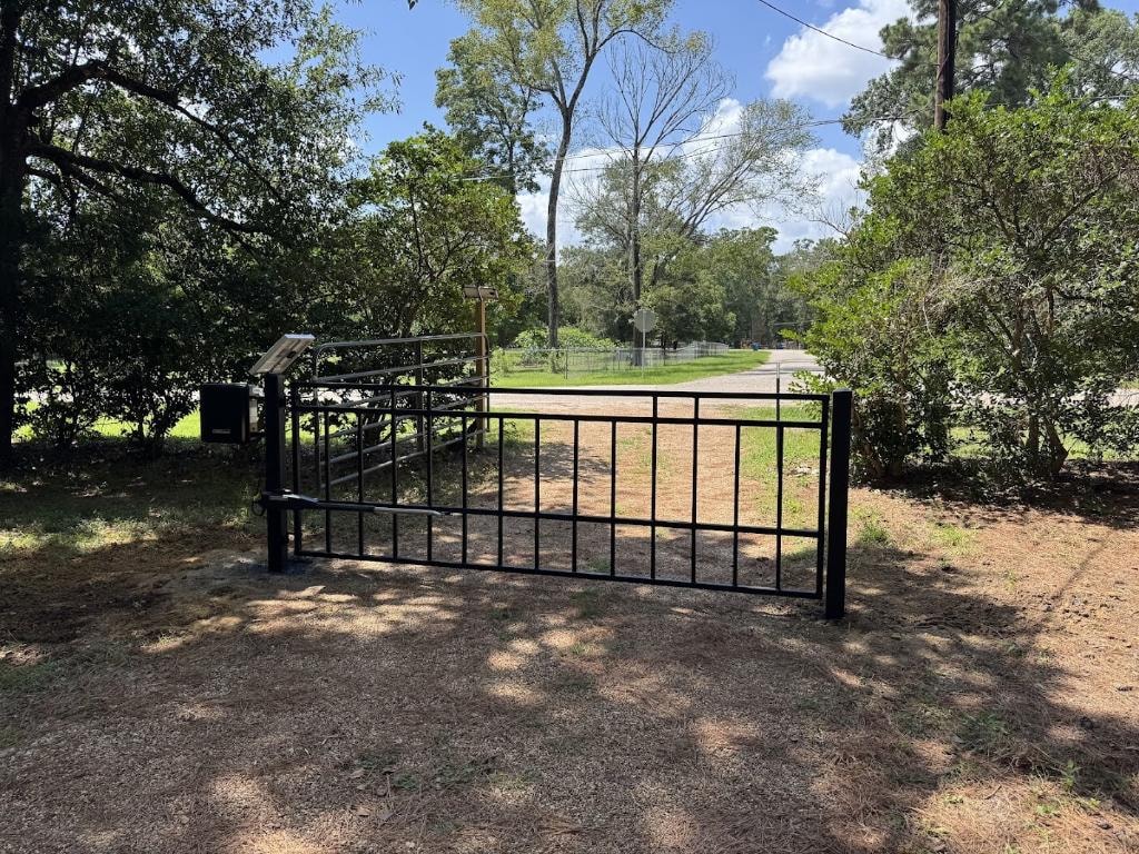 Driveway gate installed by Access Pro Gate Company in Willis TX