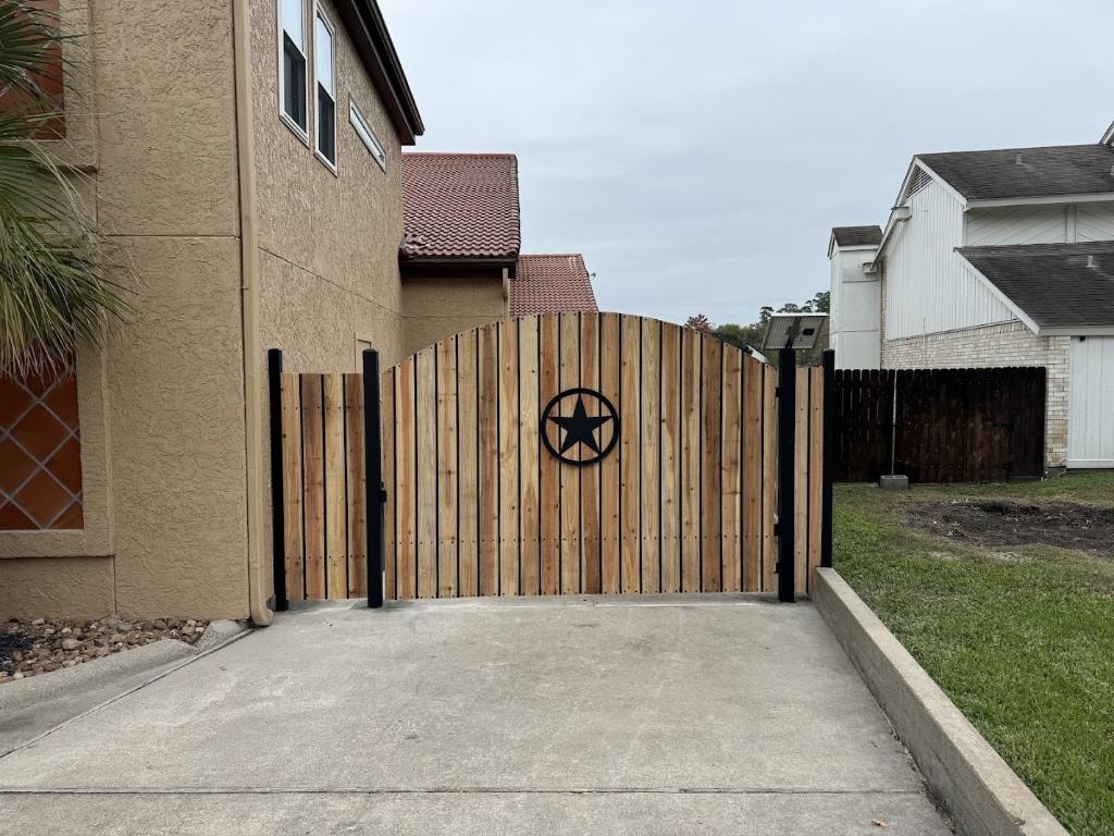 Property entrance gate installed by Access Pro Gate Company